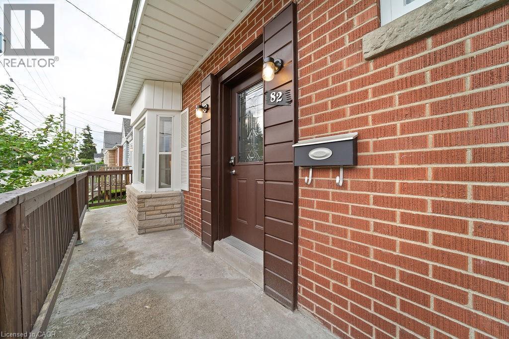 82 WHITNEY Avenue, Hamilton, Ontario, L8S2G5 — Photo 2