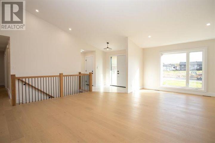 24 Noah DR, Sault Ste. Marie, Ontario, P6C6E6 — Photo 38