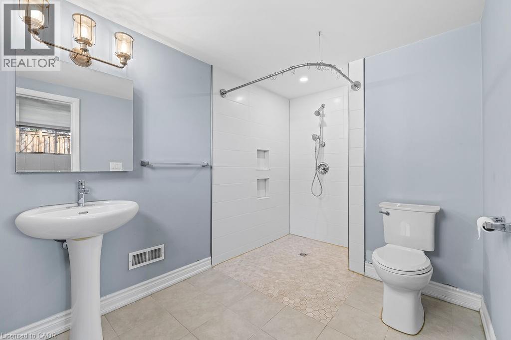 78 CROMWELL Crescent, Hamilton, Ontario, L8G2G2 — Photo 39