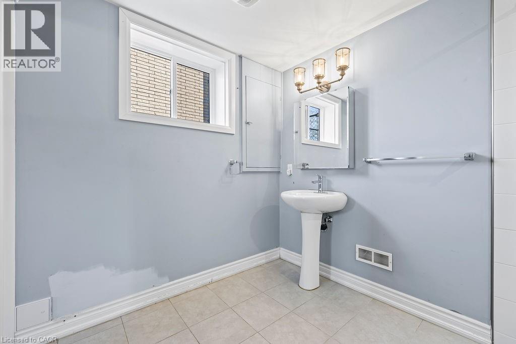 78 CROMWELL Crescent, Hamilton, Ontario, L8G2G2 — Photo 41