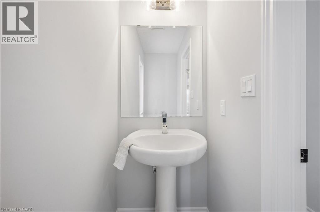 523 HOLLYBROOK Crescent, Kitchener, Ontario, N2R0P1 — Photo 12