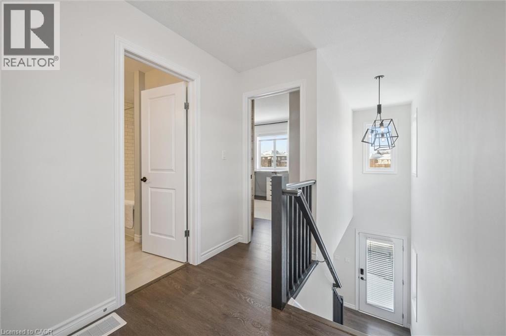 523 HOLLYBROOK Crescent, Kitchener, Ontario, N2R0P1 — Photo 13