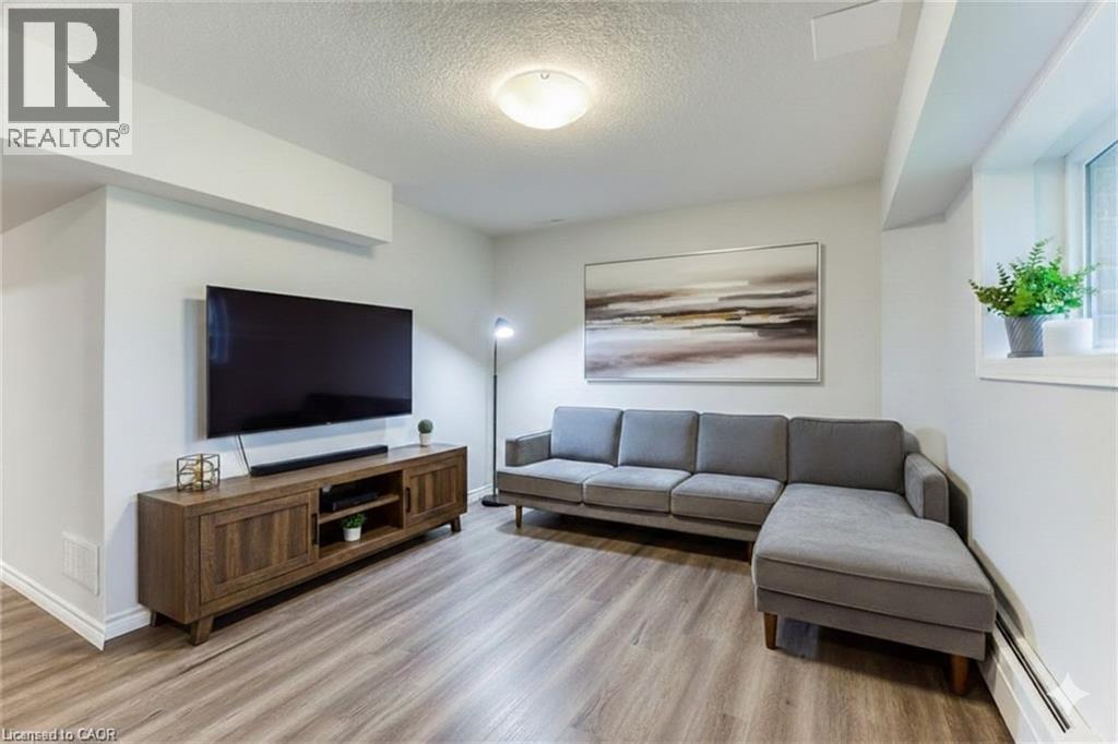 523 HOLLYBROOK Crescent, Kitchener, Ontario, N2R0P1 — Photo 27