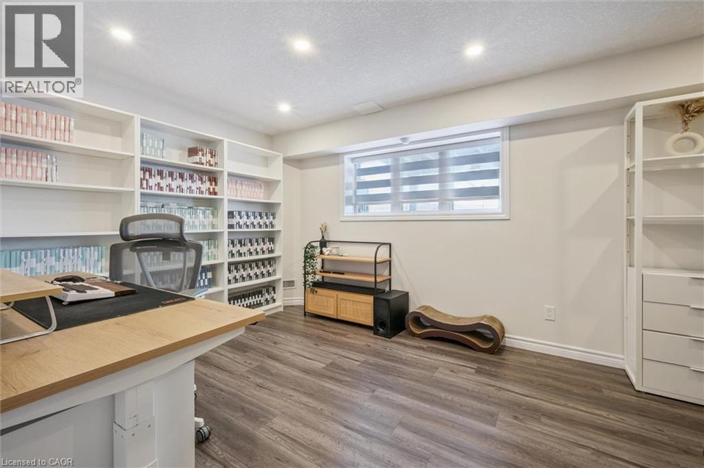 523 HOLLYBROOK Crescent, Kitchener, Ontario, N2R0P1 — Photo 28