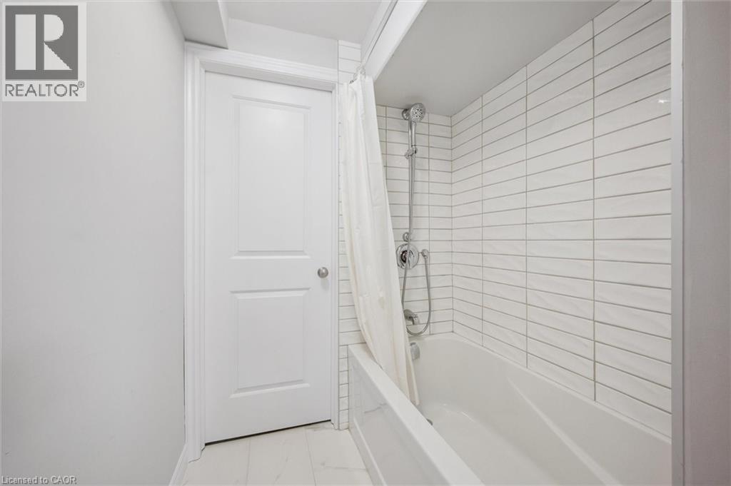 523 HOLLYBROOK Crescent, Kitchener, Ontario, N2R0P1 — Photo 30