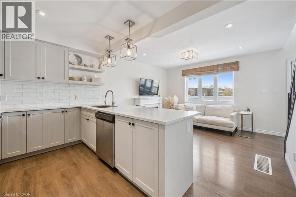 523 HOLLYBROOK Crescent, Kitchener, Ontario, N2R0P1 — Photo 6