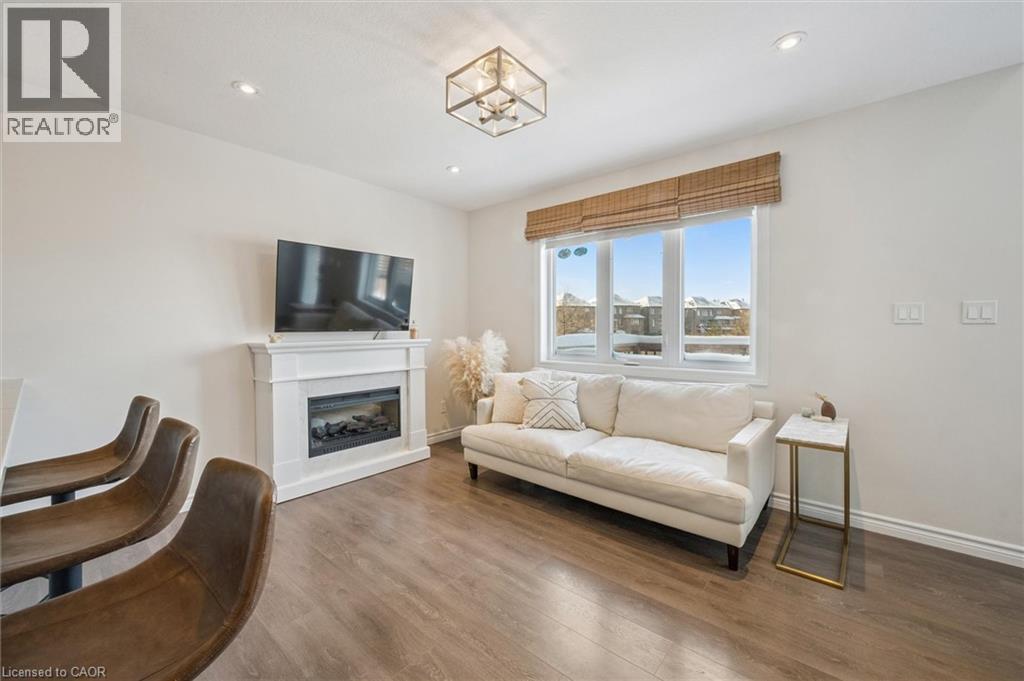 523 HOLLYBROOK Crescent, Kitchener, Ontario, N2R0P1 — Photo 7