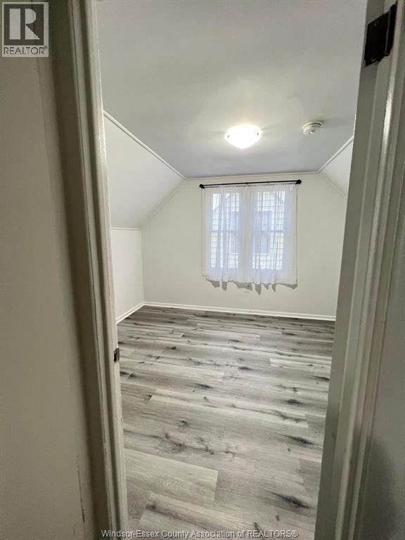 1058 CALIFORNIA, Windsor, Ontario, N9B2Z7 — Photo 17