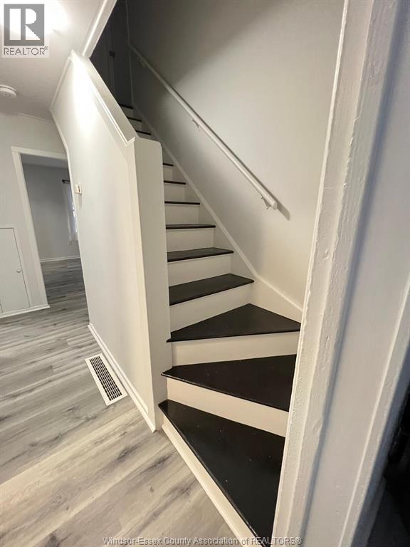 1058 CALIFORNIA, Windsor, Ontario, N9B2Z7 — Photo 19