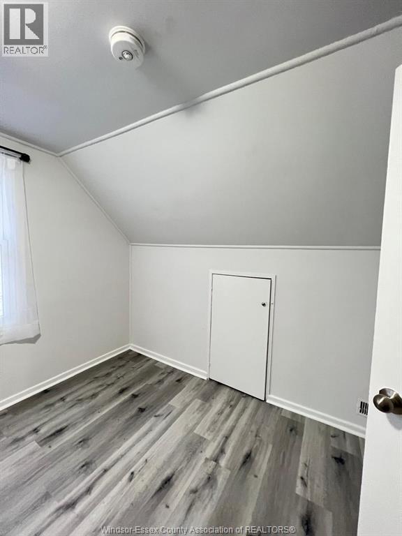 1058 CALIFORNIA, Windsor, Ontario, N9B2Z7 — Photo 20