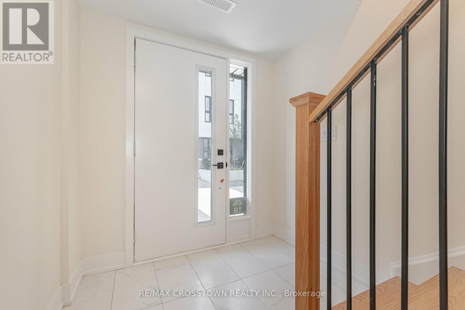 18 MARINERS PIER WAY, Orillia, Ontario, L3V8P4 — Photo 3