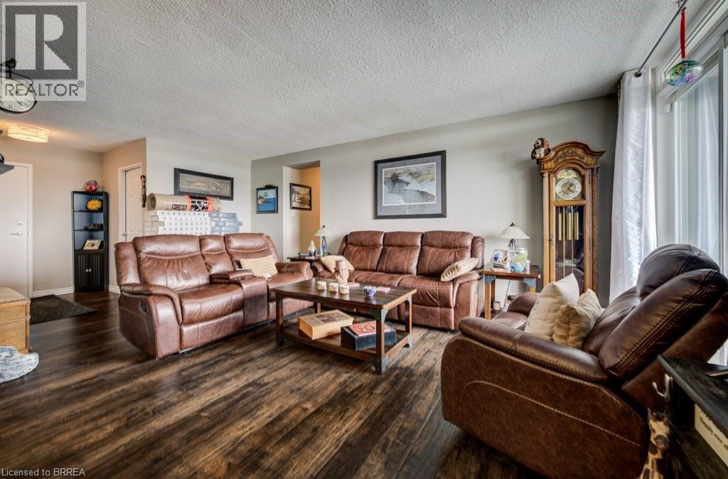 640 WEST Street Unit# 902, Brantford, Ontario, N3R6M3 — Photo 18