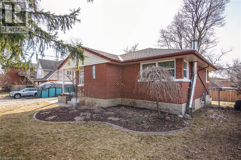 120 FOURTH Avenue, Kitchener, Ontario, N2C1N8 — Photo 24
