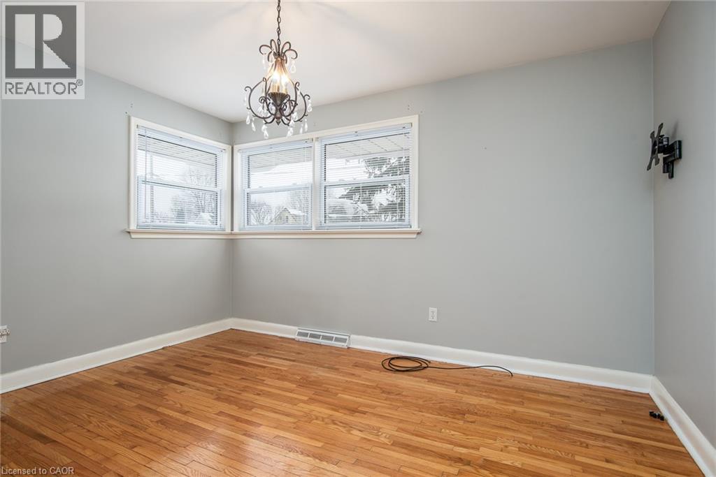 120 FOURTH Avenue, Kitchener, Ontario, N2C1N8 — Photo 8