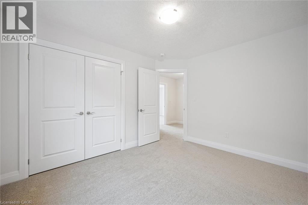 10 JACOB DETWEILLER Drive, Kitchener, Ontario, N2P0J1 — Photo 39