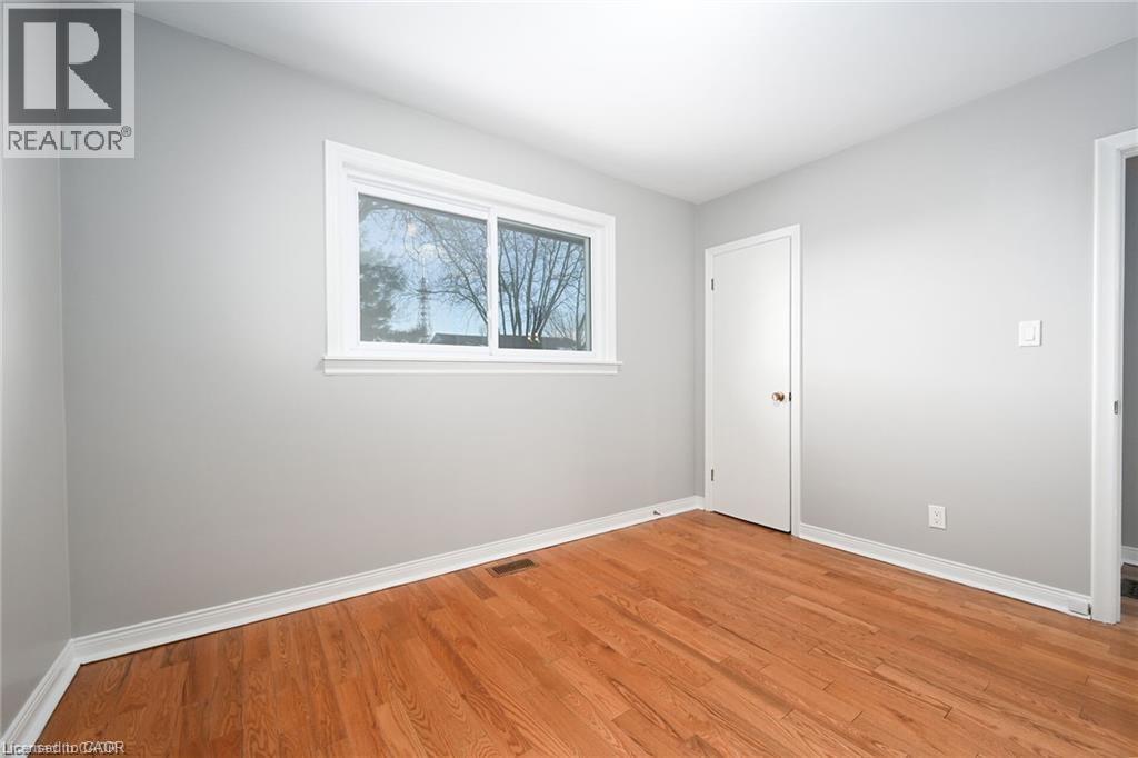 325 EAST 16TH Street, Hamilton, Ontario, L9A4K1 — Photo 10
