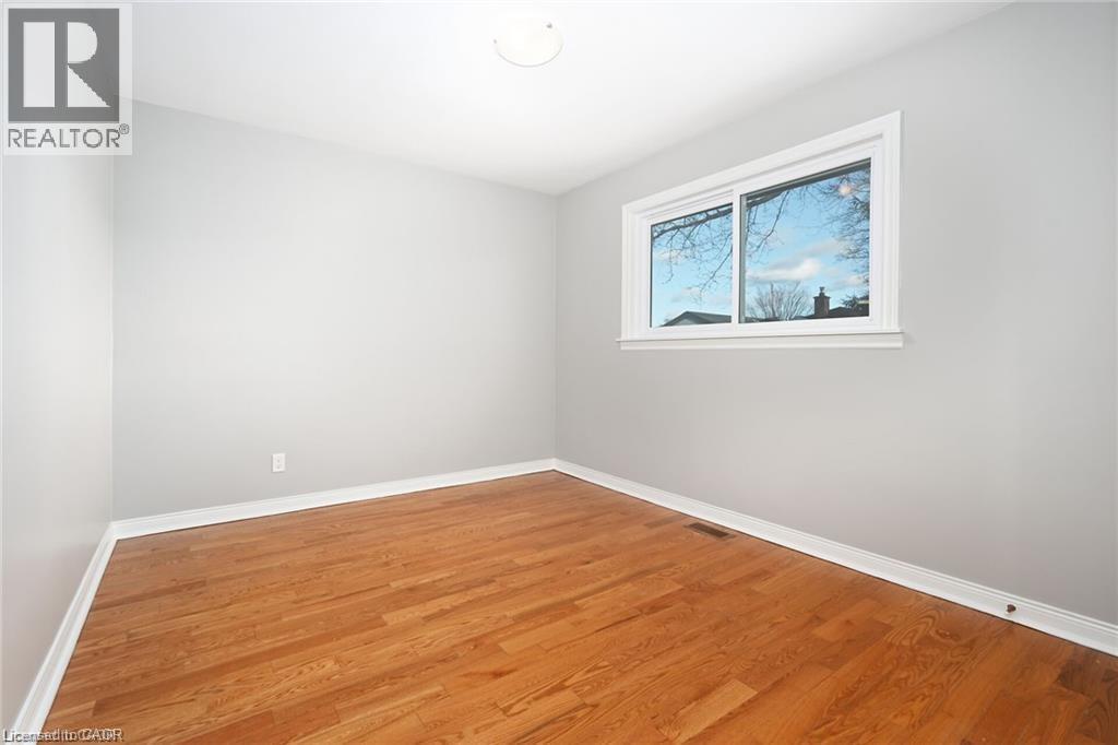 325 EAST 16TH Street, Hamilton, Ontario, L9A4K1 — Photo 11