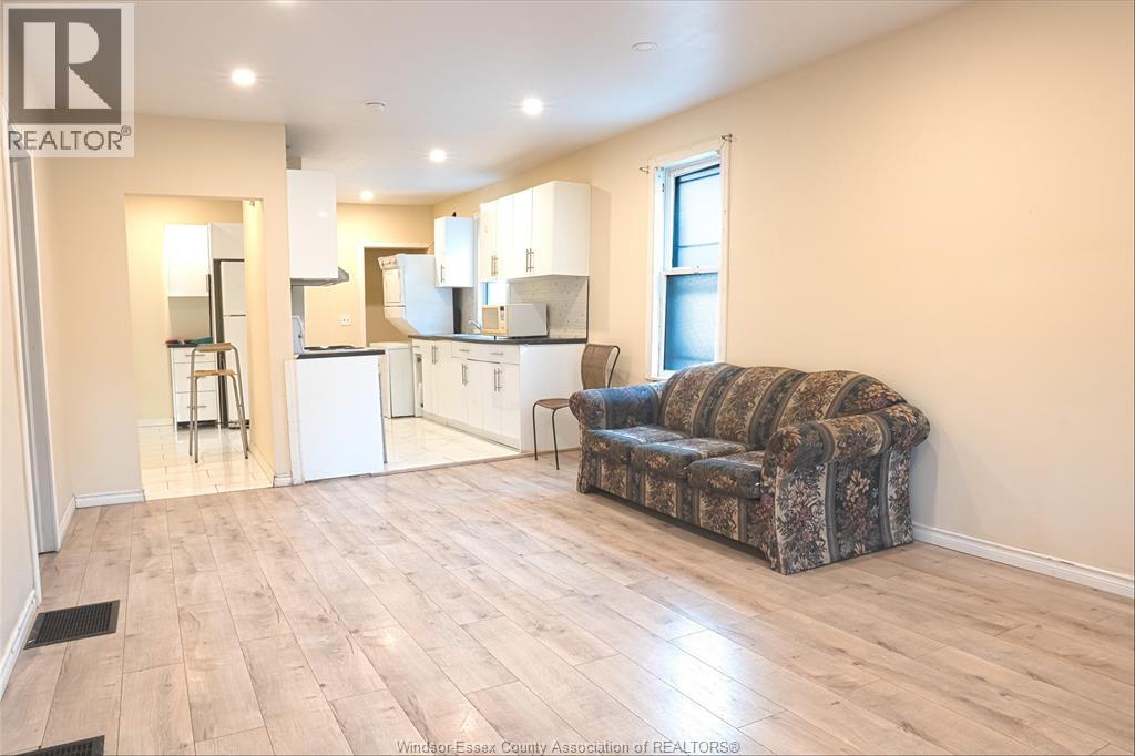 1025 CURRY AVENUE, Windsor, Ontario, N9B2A6 — Photo 3
