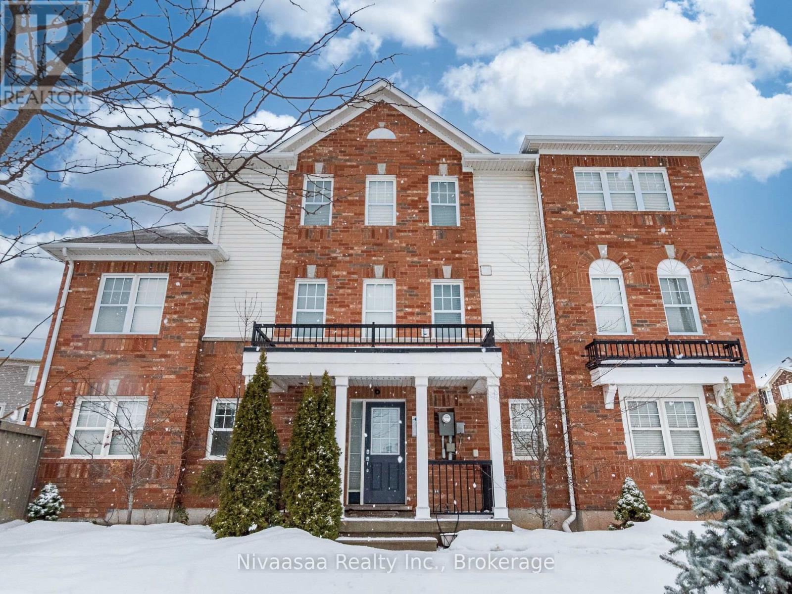 18 BETTERTON CRESCENT, Brampton (Northwest Brampton), Ontario, L7A0S5 — Photo 2