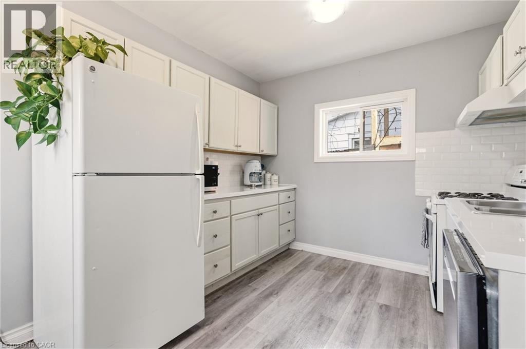 35 DUNDAS Street, Dundas, Ontario, L8H1A1 — Photo 16