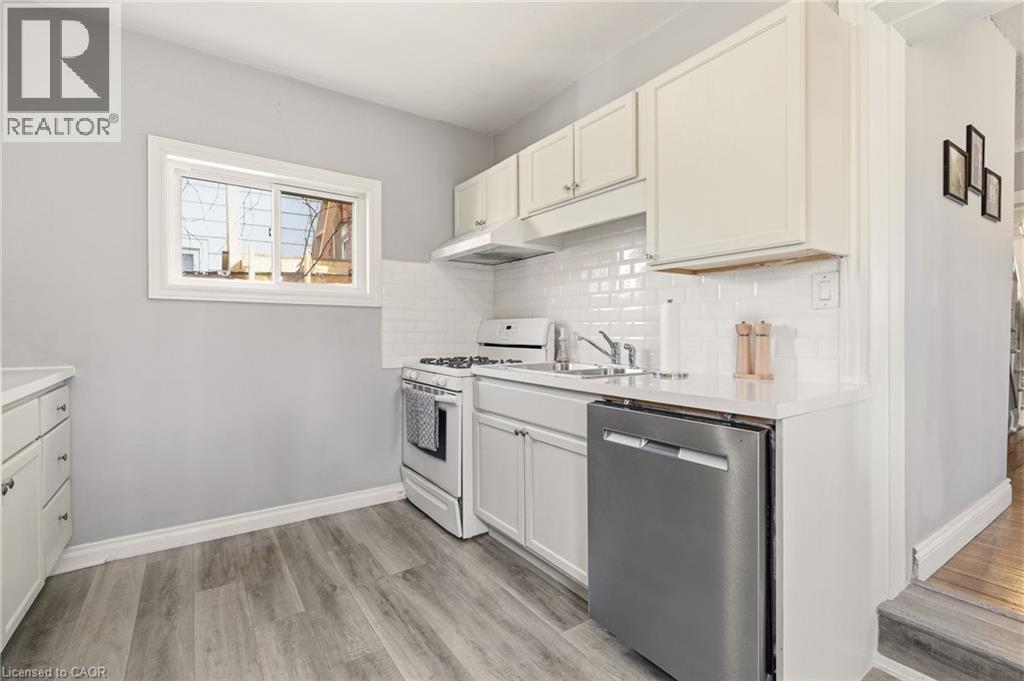 35 DUNDAS Street, Dundas, Ontario, L8H1A1 — Photo 17