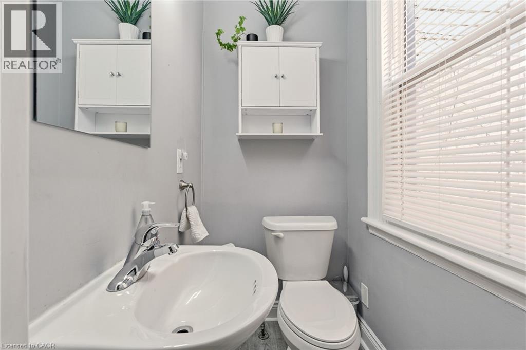 35 DUNDAS Street, Dundas, Ontario, L8H1A1 — Photo 19