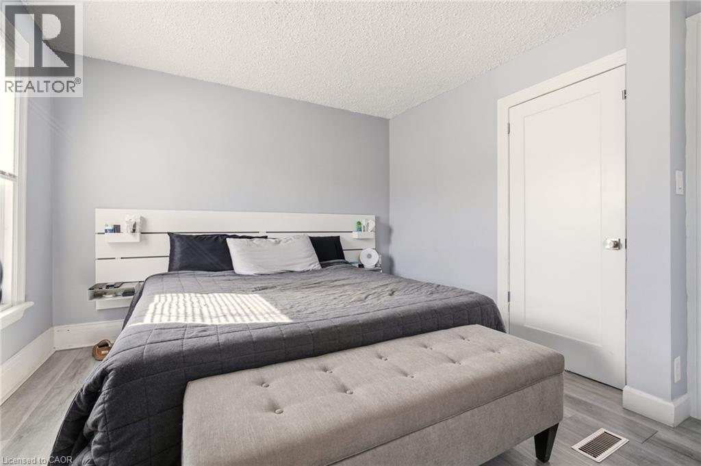 35 DUNDAS Street, Dundas, Ontario, L8H1A1 — Photo 23