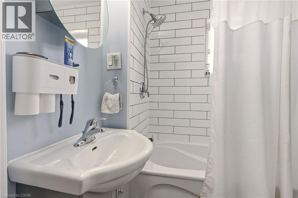 35 DUNDAS Street, Dundas, Ontario, L8H1A1 — Photo 26