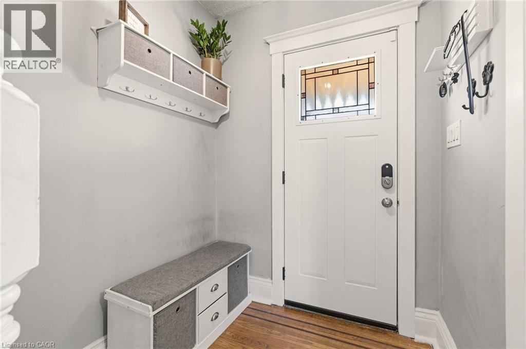 35 DUNDAS Street, Dundas, Ontario, L8H1A1 — Photo 7