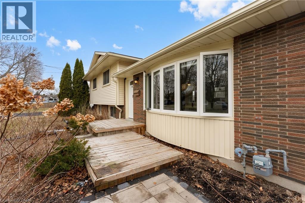 35 BISHOPS Road, St. Catharines, Ontario, L2M1T8 — Photo 3