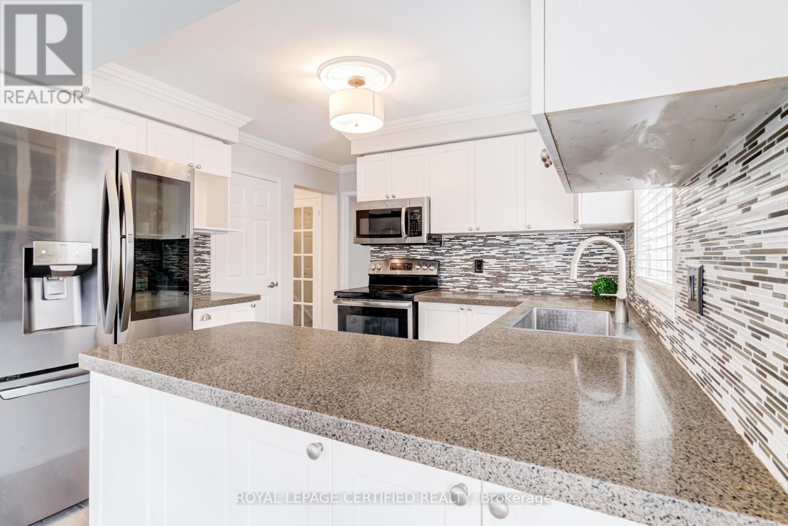 2197 OAKRIDGE CRESCENT, Burlington (Headon), Ontario, L7M4C8 — Photo 3