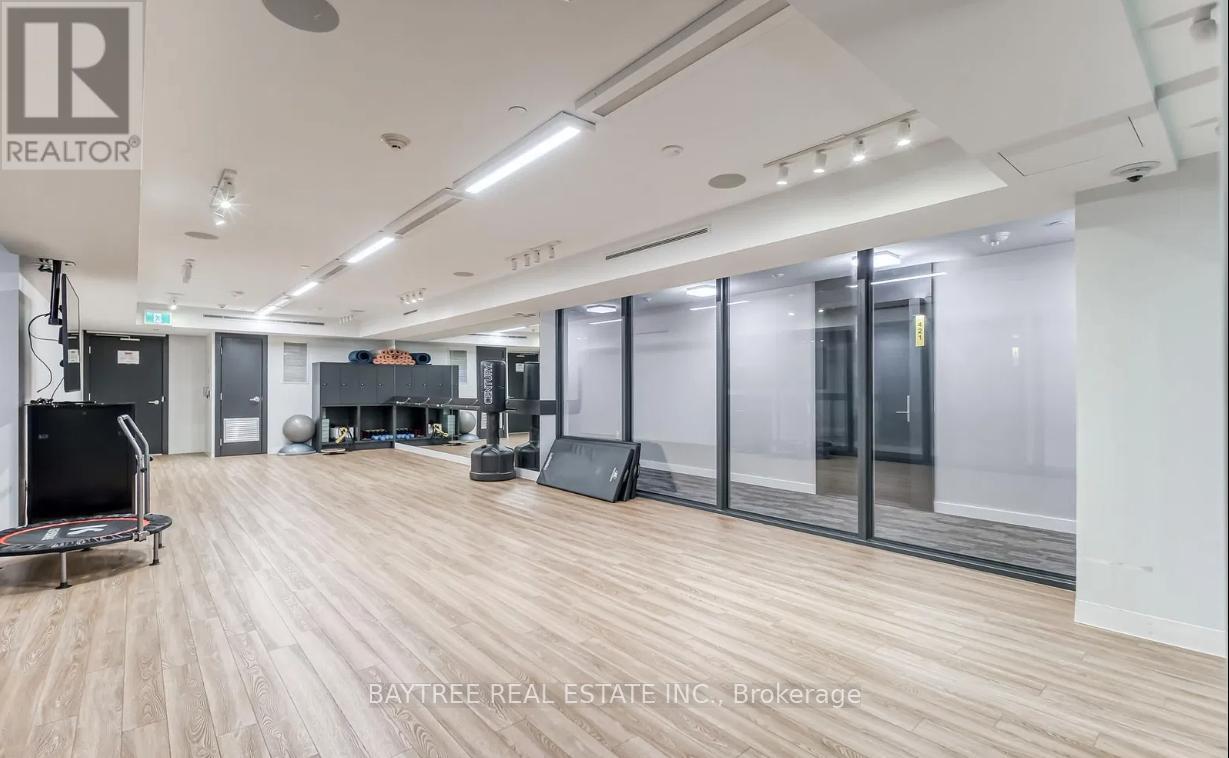 2216 - 158 FRONT STREET E, Toronto (Moss Park), Ontario, M5A0K9 — Photo 2