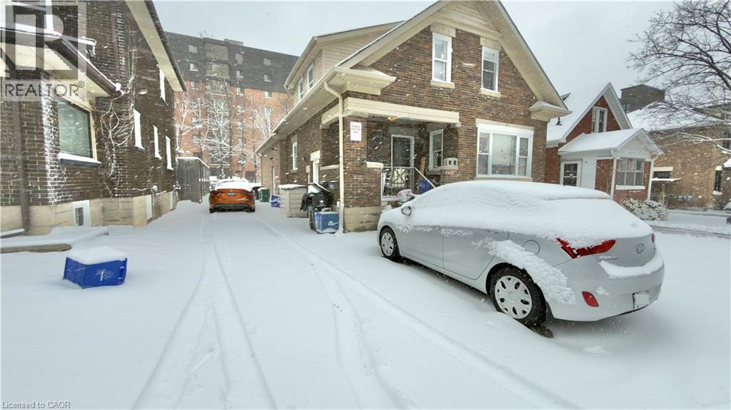 16 MARSHALL Street Unit# B, Waterloo, Ontario, N2J2T2 — Photo 2