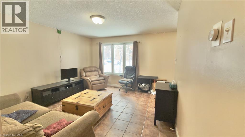 16 MARSHALL Street Unit# B, Waterloo, Ontario, N2J2T2 — Photo 9