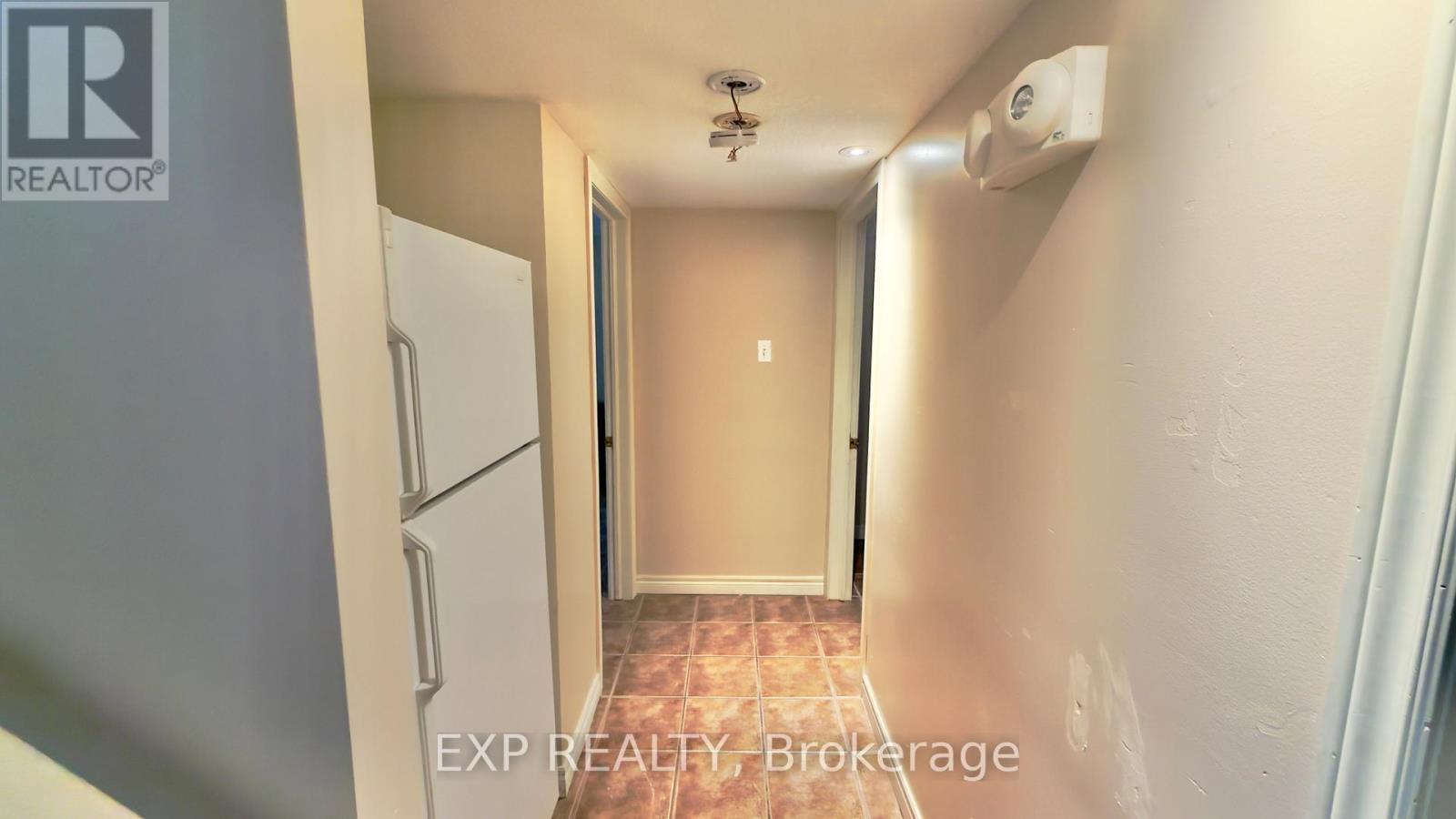 B - 16 MARSHALL STREET, Waterloo, Ontario, N2J2T2 — Photo 16