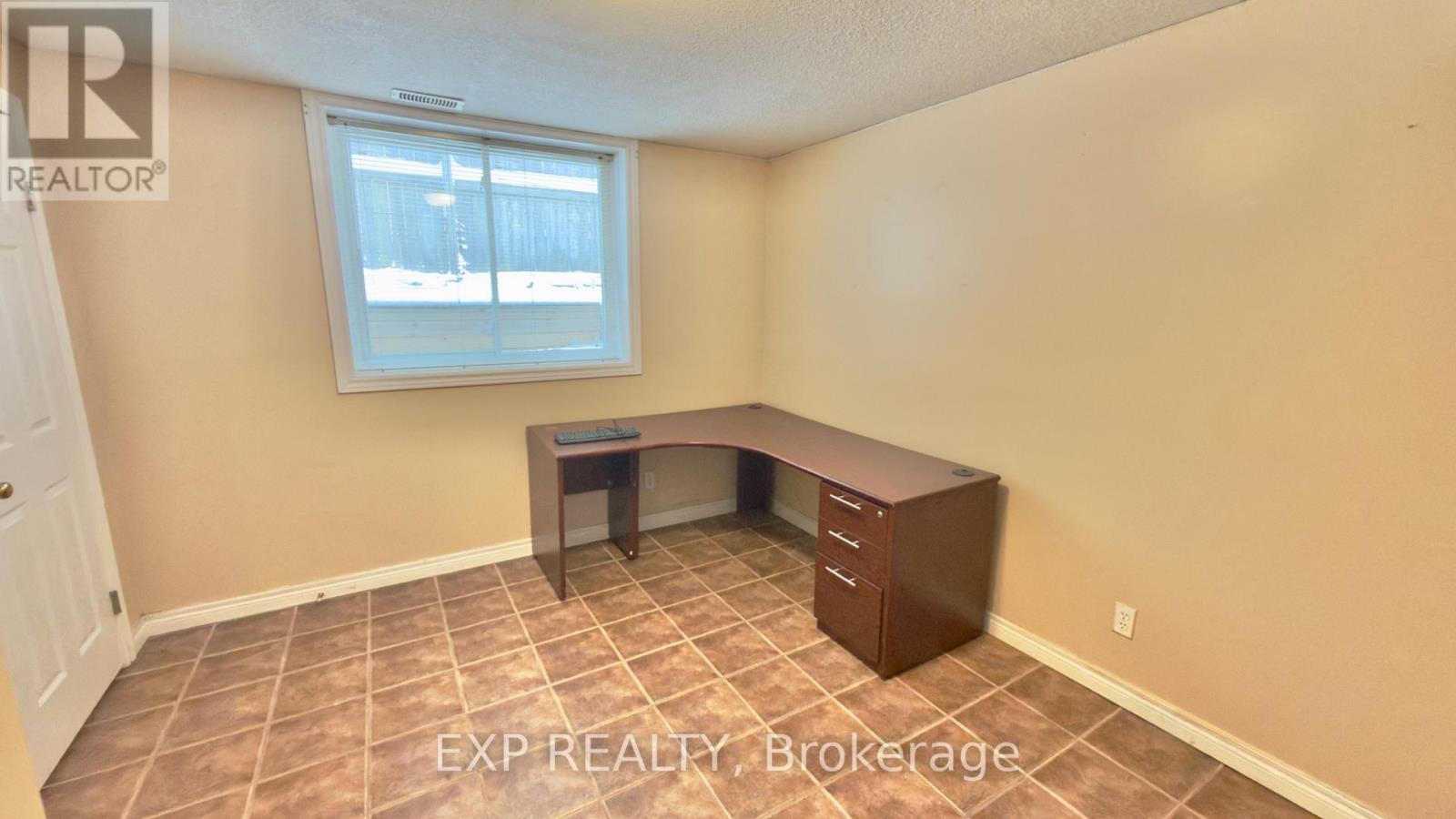 B - 16 MARSHALL STREET, Waterloo, Ontario, N2J2T2 — Photo 20