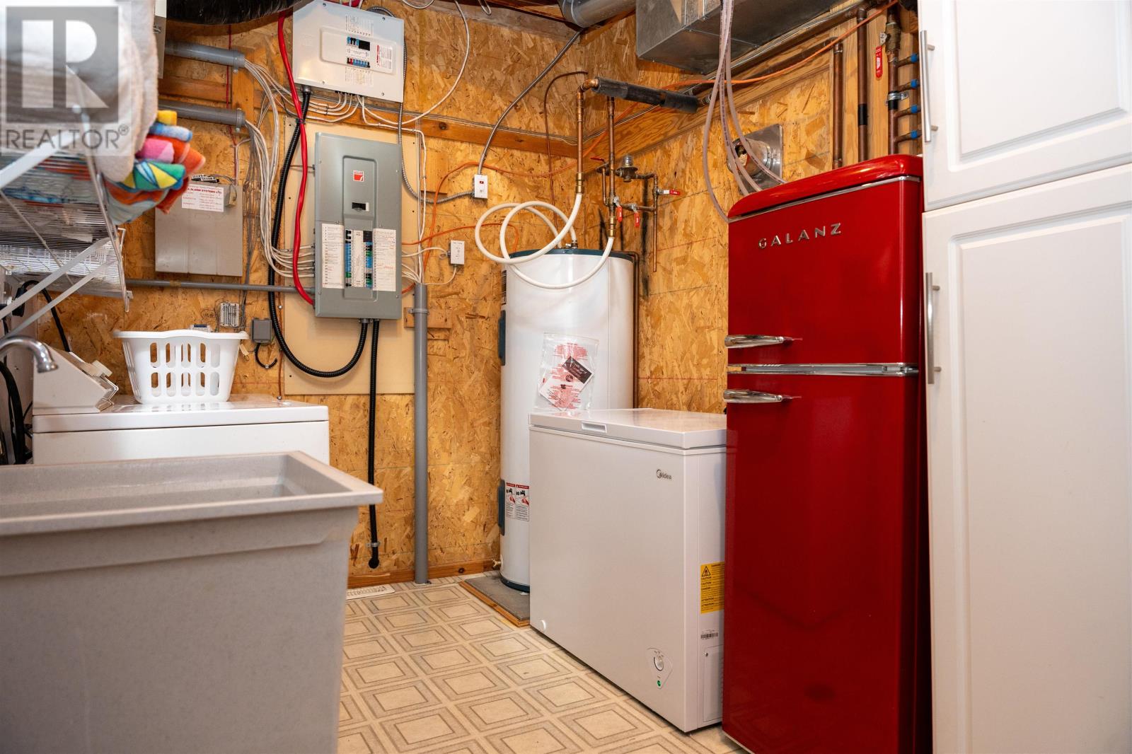 220D Phantom DR, Kenora, Ontario, P0X1C0 — Photo 5