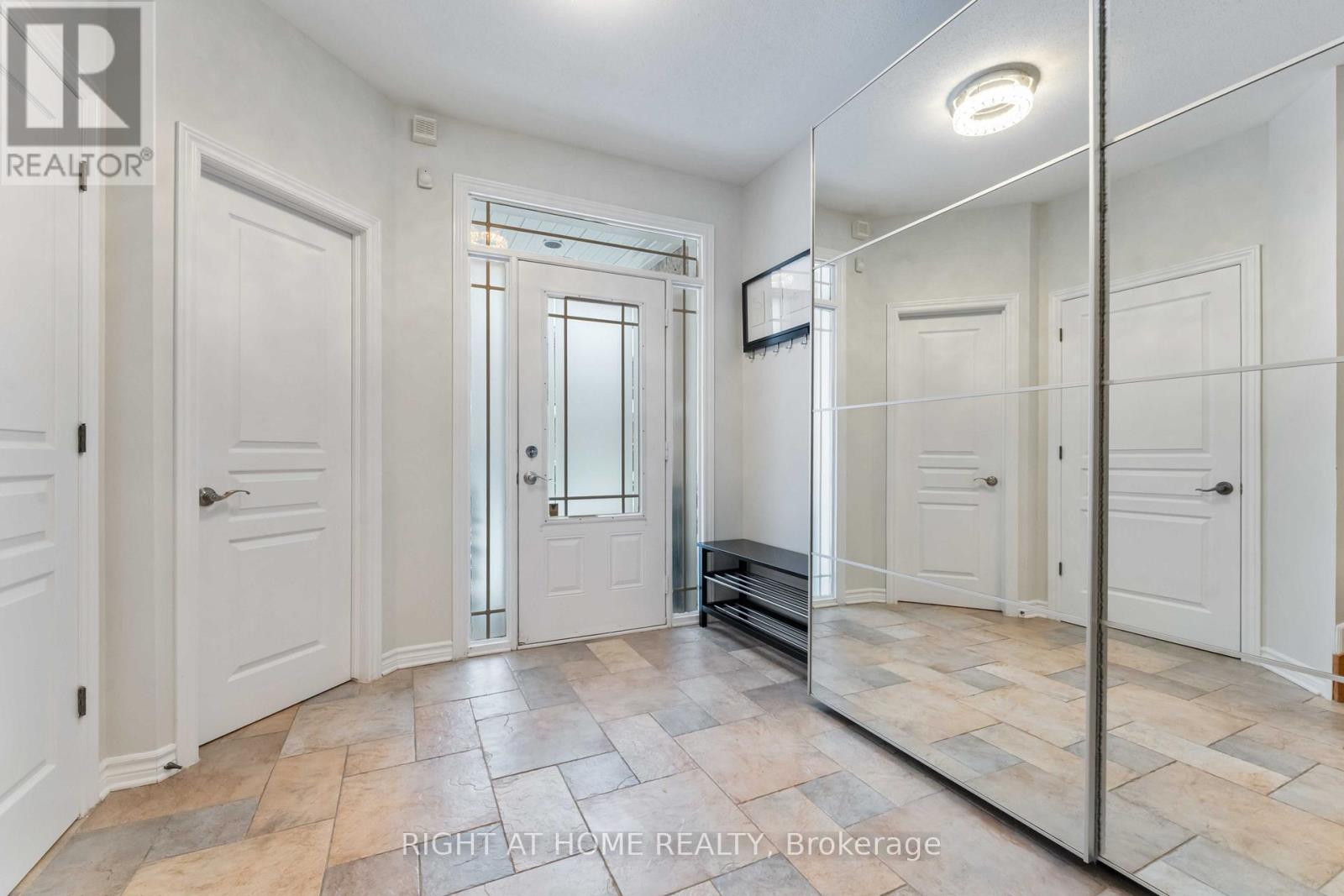 162 SALTSPRING PRIVATE, Ottawa, Ontario, K2M0B1 — Photo 3