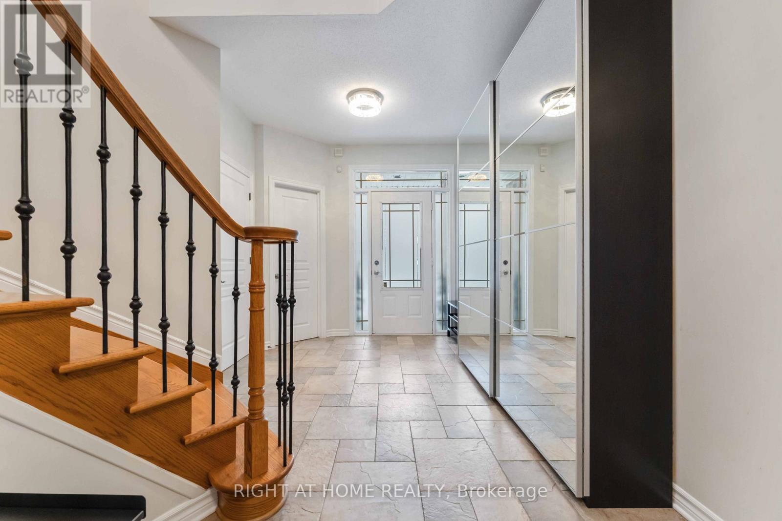 162 SALTSPRING PRIVATE, Ottawa, Ontario, K2M0B1 — Photo 4