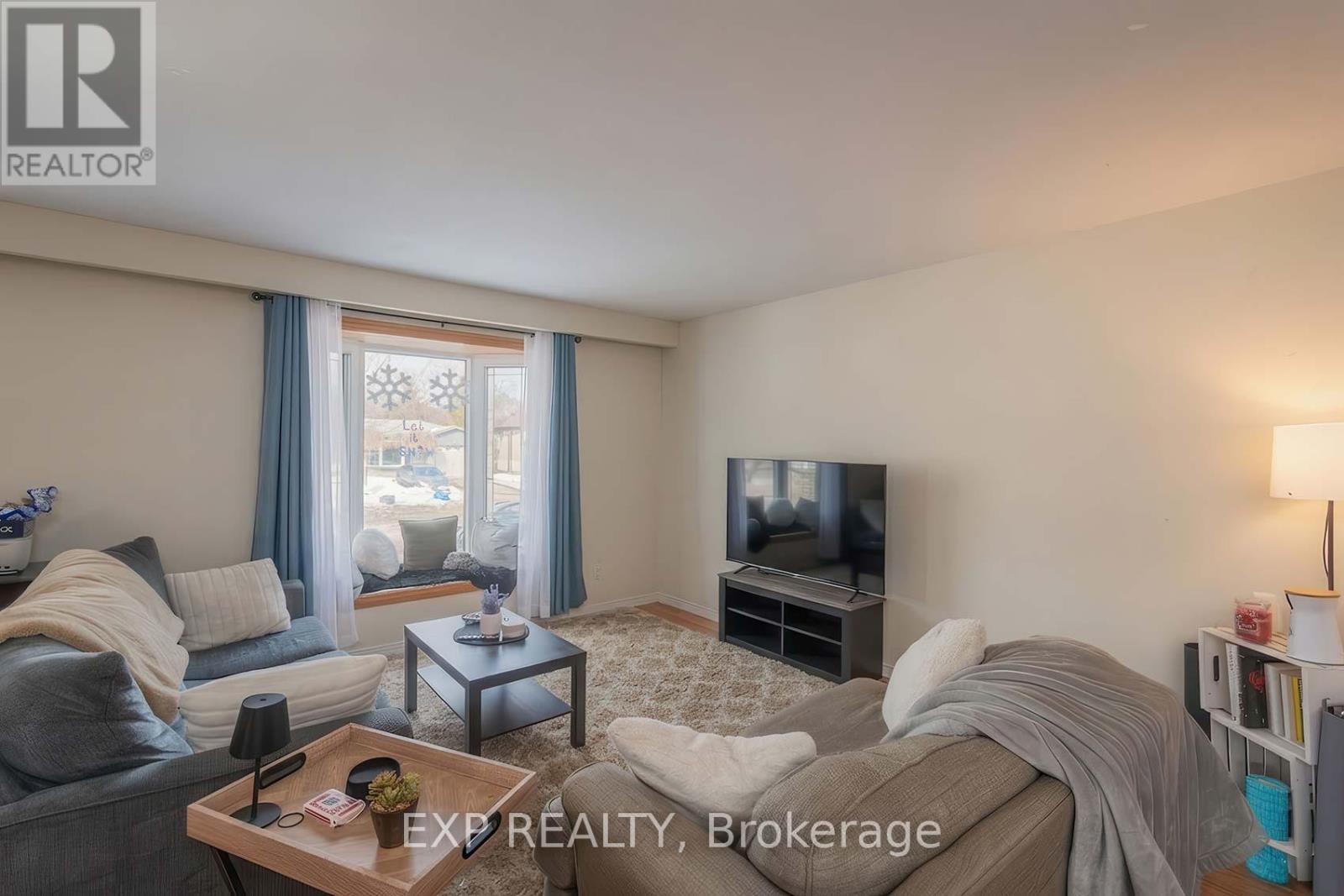 76 BERNICK DRIVE, Barrie (Grove East), Ontario, L4M2V6 — Photo 6