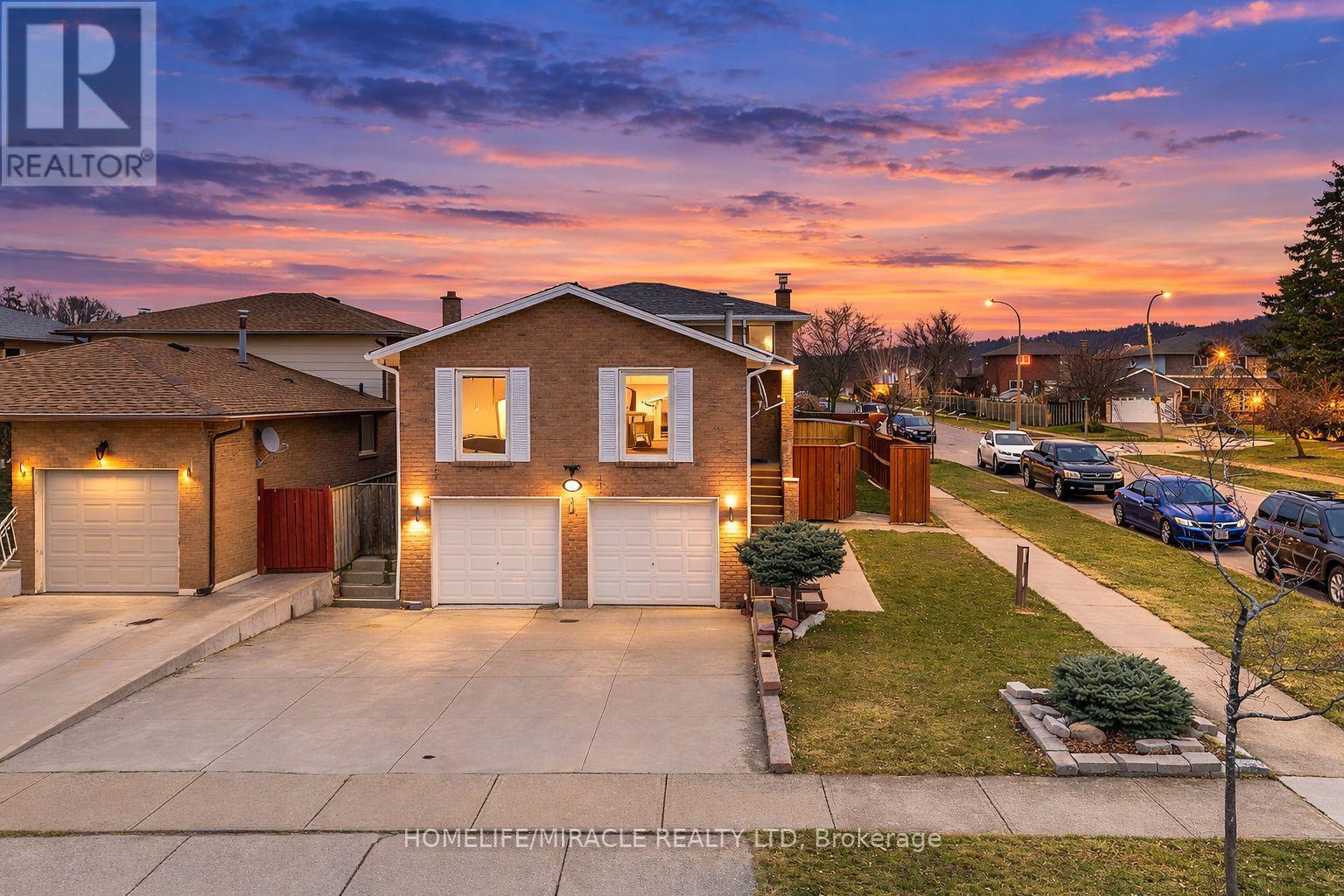 2 ENVOY BOULEVARD, Hamilton (Stoney Creek), Ontario, L8G4N1 — Photo 2