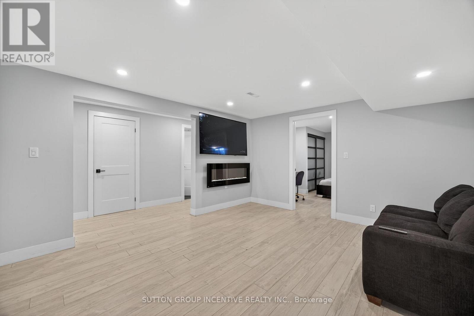 211 MOON POINT DRIVE, Oro-Medonte, Ontario, L3V6H1 — Photo 17