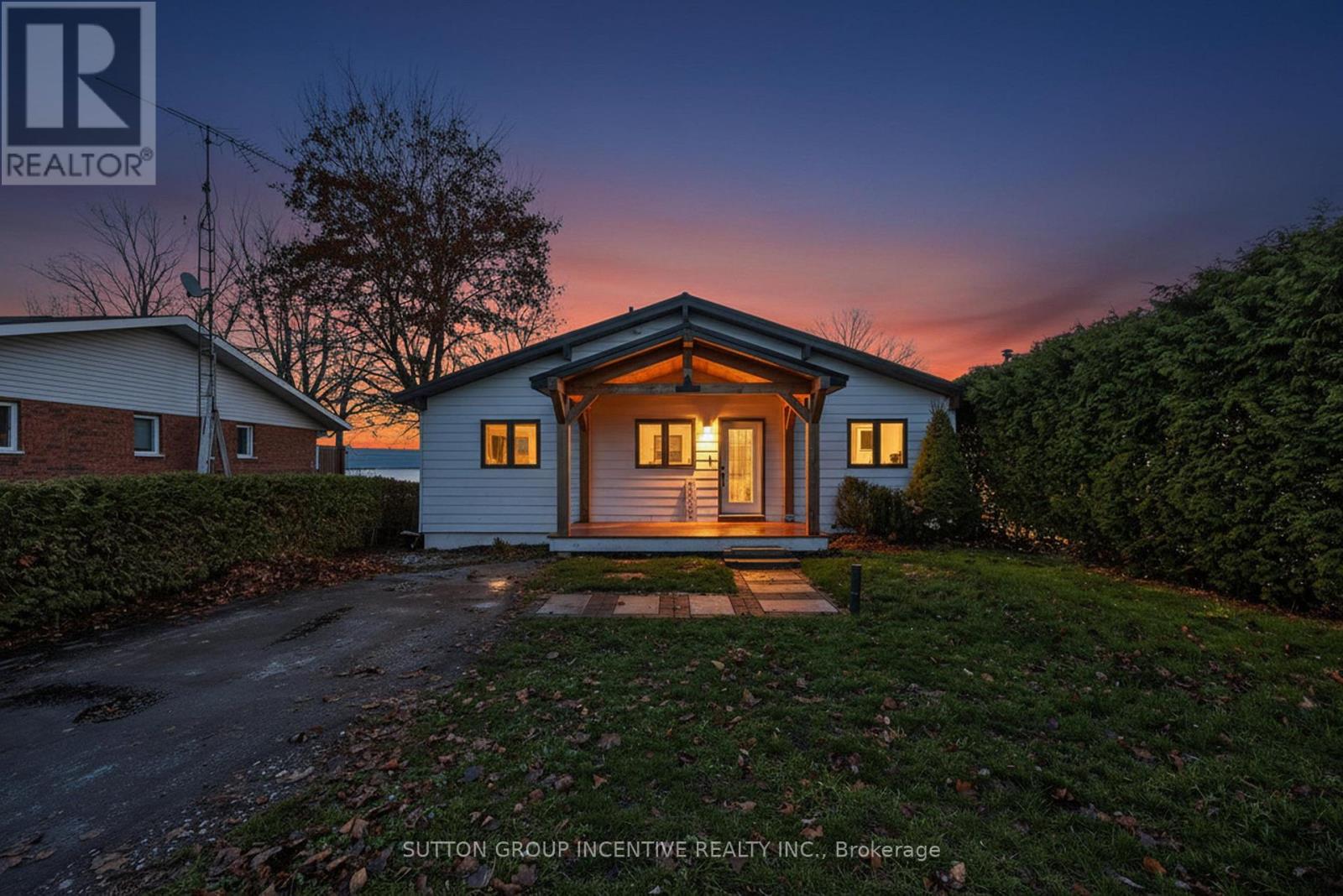 211 MOON POINT DRIVE, Oro-Medonte, Ontario, L3V6H1 — Photo 2