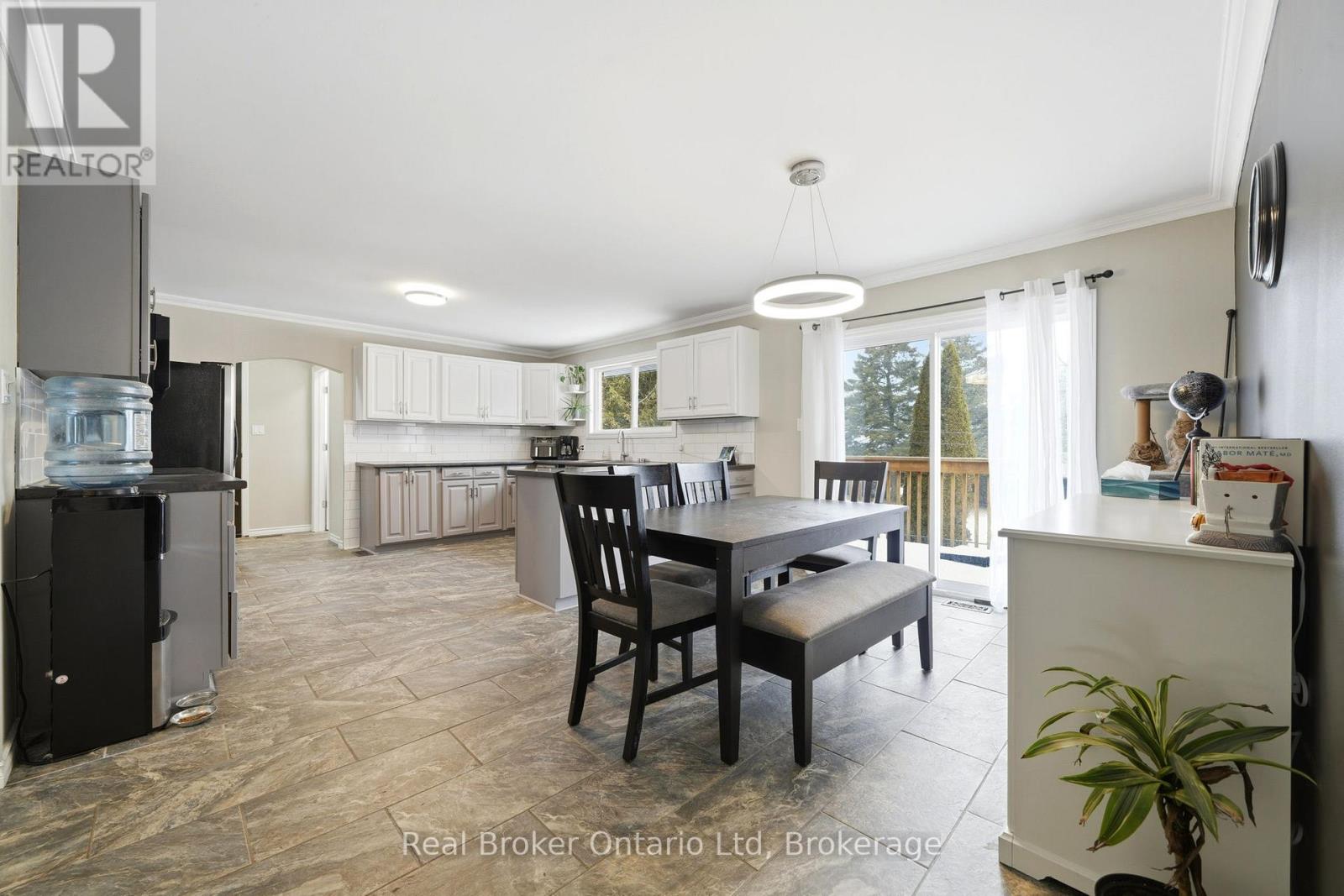 8271 93 HIGHWAY, Tiny (Wyebridge), Ontario, L0K2E1 — Photo 12