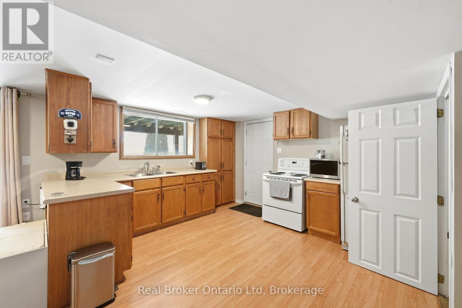 8271 93 HIGHWAY, Tiny (Wyebridge), Ontario, L0K2E1 — Photo 23