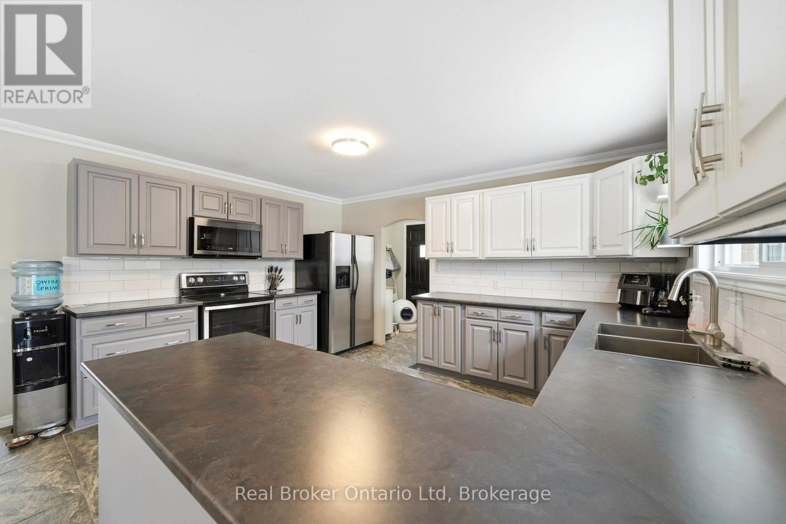 8271 93 HIGHWAY, Tiny (Wyebridge), Ontario, L0K2E1 — Photo 8