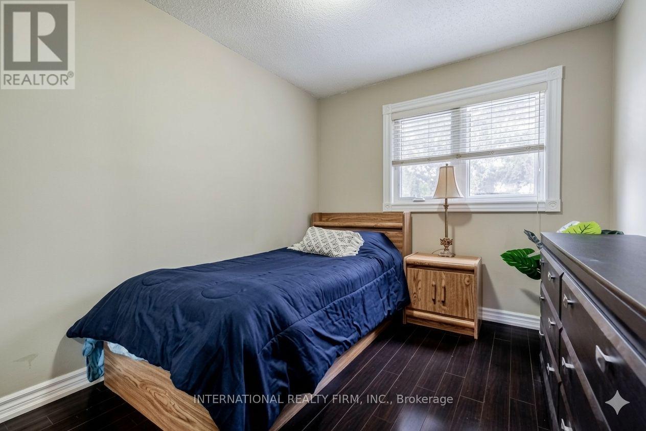 63 BURKWOOD CRESCENT, Toronto (Malvern), Ontario, M1B1N9 — Photo 8