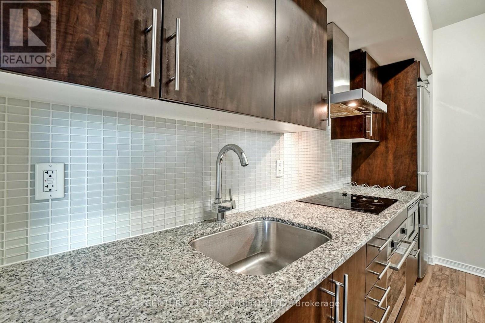 2211 - 352 FRONT STREET W, Toronto (Waterfront Communities), Ontario, M5V0K3 — Photo 8