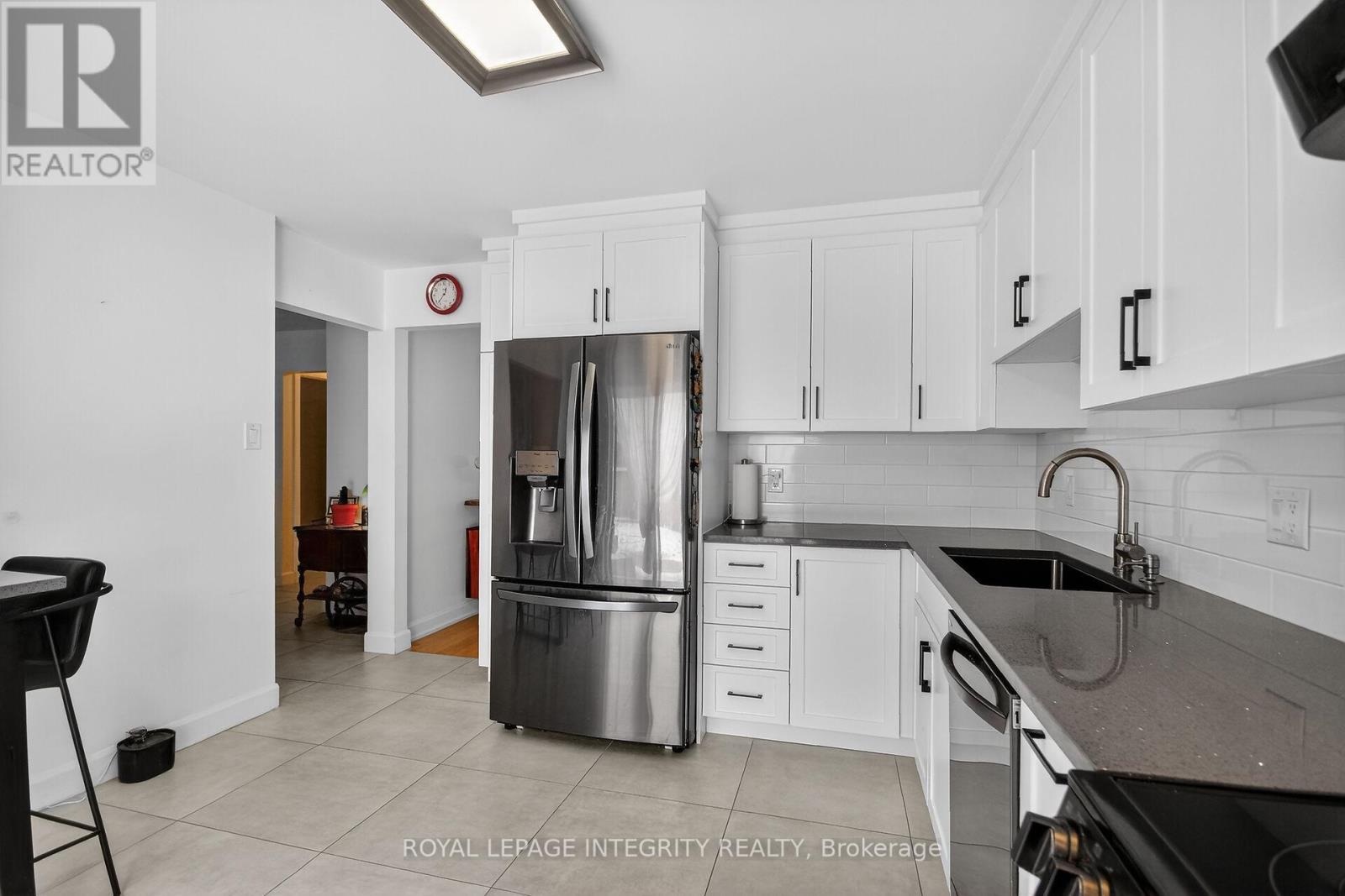 2092 LEGRAND CRESCENT, Ottawa, Ontario, K1E3T6 — Photo 13