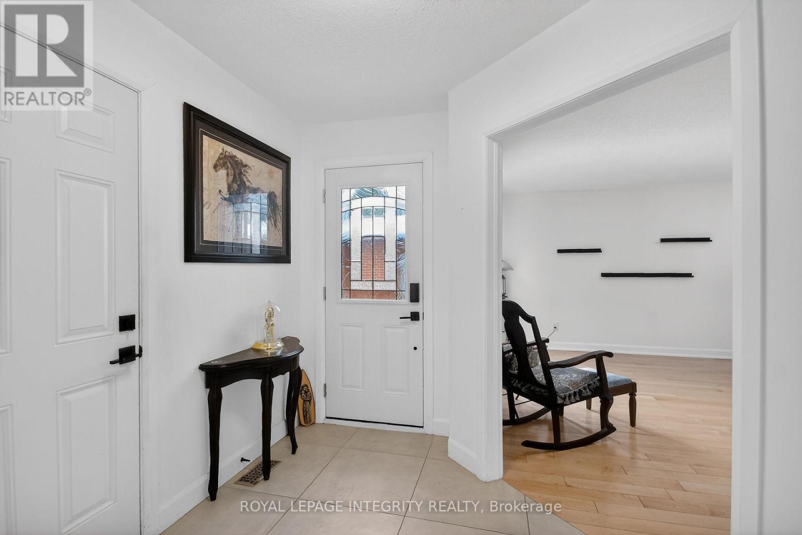 2092 LEGRAND CRESCENT, Ottawa, Ontario, K1E3T6 — Photo 6